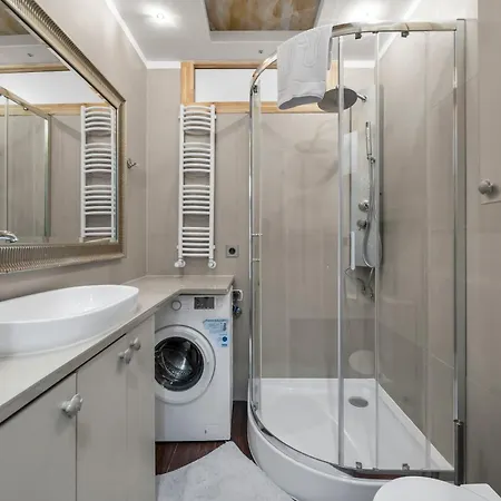 Heartline By Bookinghost * Varsóvia